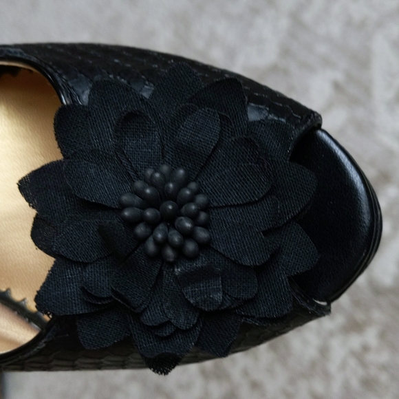 Lindsay Phillips Python Print  Floral Peep Toe Wedge 7M Black - Picture 10 of 17